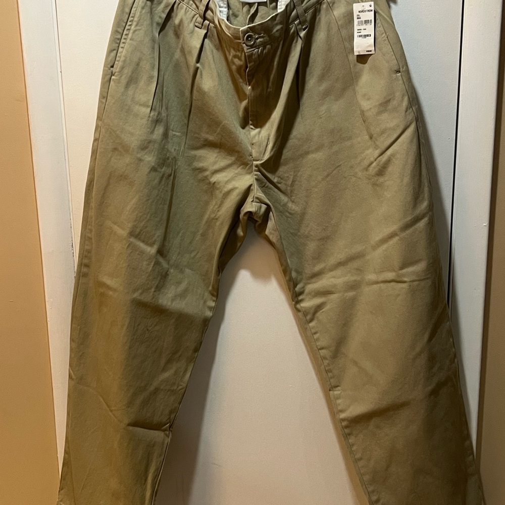Classic Men's Khaki Chinos
